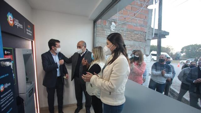 Manzur visitó Alpachiri.