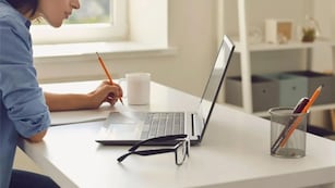 Cómo es el curso gratuito que lanzó Banco Santander y Google sobre la Inteligencia Artificial.