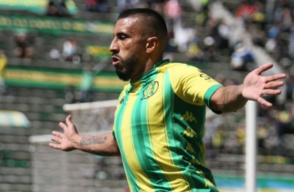 Godoy Cruz sumará al delantero Cristian Chávez y al arquero Diego Rodríguez como refuerzos