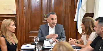 Reunión de los ministros de Gobierno, Regino Amado y Educación, Susana Montaldo