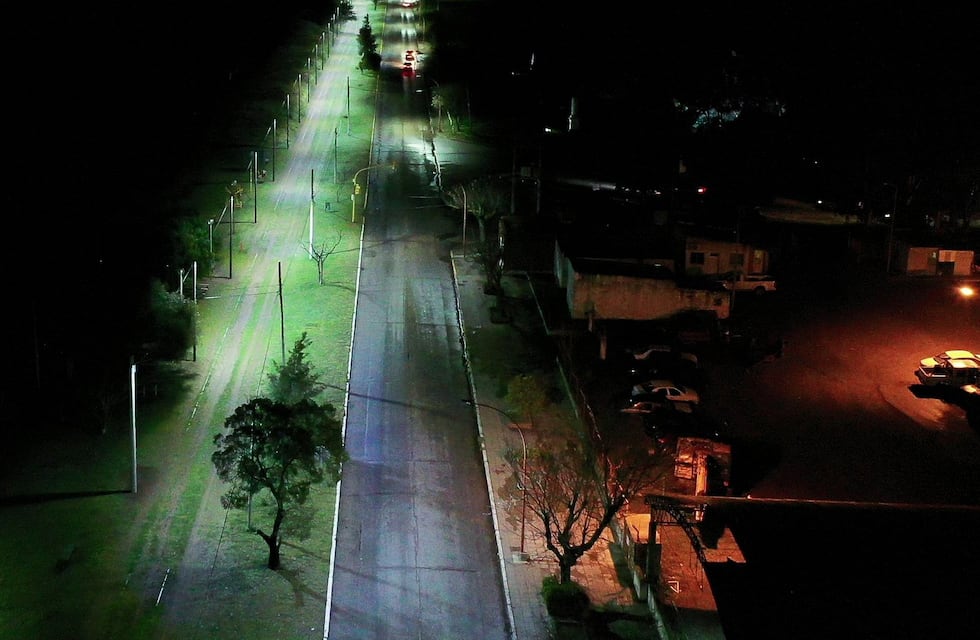 Instalan iluminación LED en un sector del Circuito de Salud