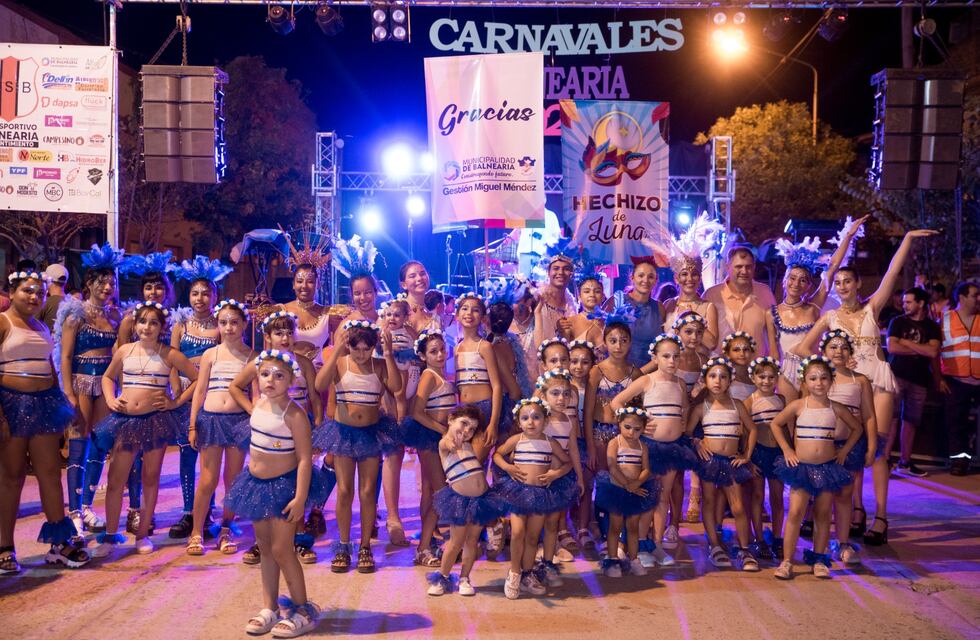 Balnearia vivió una noche repleta de carnaval