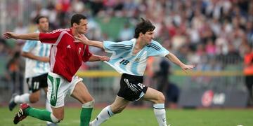 El debut de Lionel Messi en la Selección Argentina frente a Hungría, en Budapest.