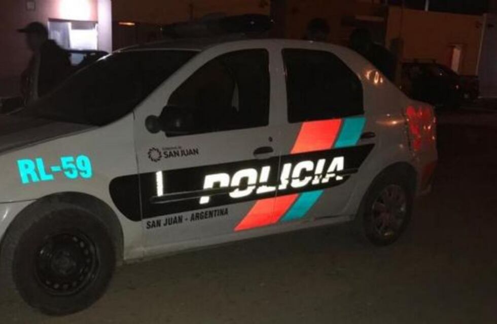Tres policías suspendidos y sumariados por conducir ebrios y chocar el Fin de Año en San Juan