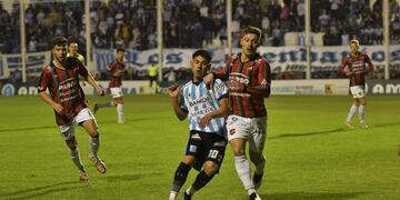 Racing y Douglas Haig, en Nueva Italia, por la fecha 28 de la Zona 2 del Federal A. (Facundo Luque / La Voz)