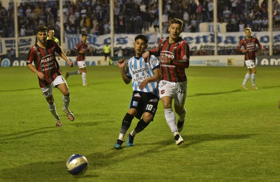 Racing le está ganó a Douglas Haig en Nueva Italia y vuelve a la punta del Federal A