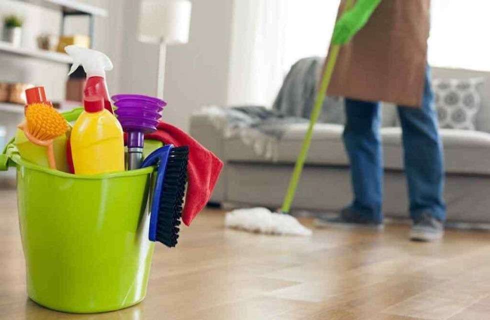 Cuánto cobran las empleadas domésticas por hora en marzo 2025 con el aumento