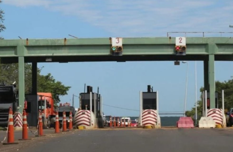 Barreras arriba: trabajadores del peaje realizan medida de fuerza