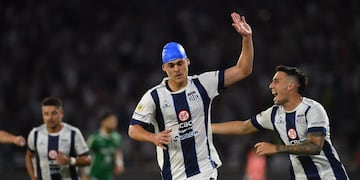 Federico Girotti está atrás en la consideración del DT de Talleres y su relación con los hinchas ya no es la misma.