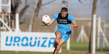 El Colo Juan Barinaga arrastraba unas molestias pero integra la lista de viajeros en Belgrano (Prensa Belgrano).