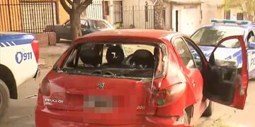 El auto robado este viernes en la ciudad de Córdoba.