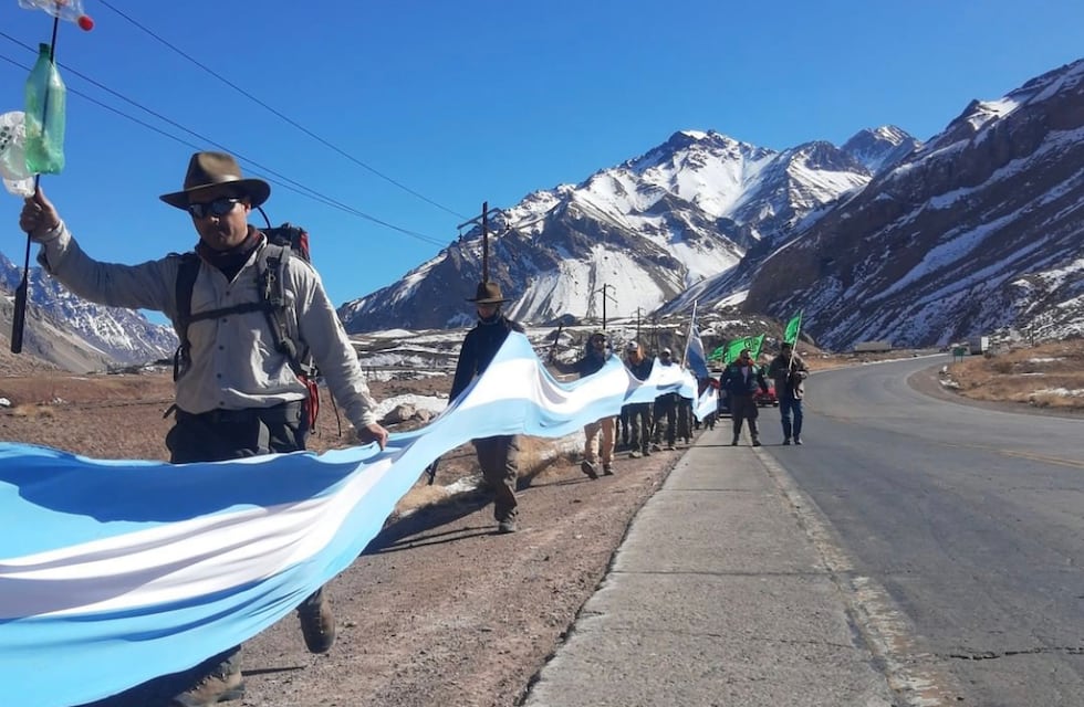 Guardaparques siguen firmes en su marcha de 200 km en defensa de las áreas naturales protegidas
