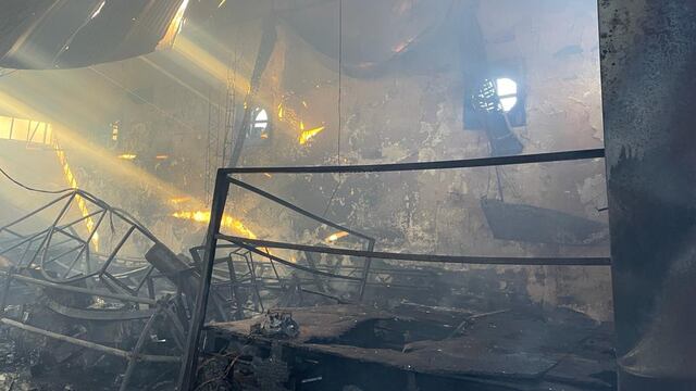 El boliche Suburbia se quemó por completo esta mañana. Gentileza.