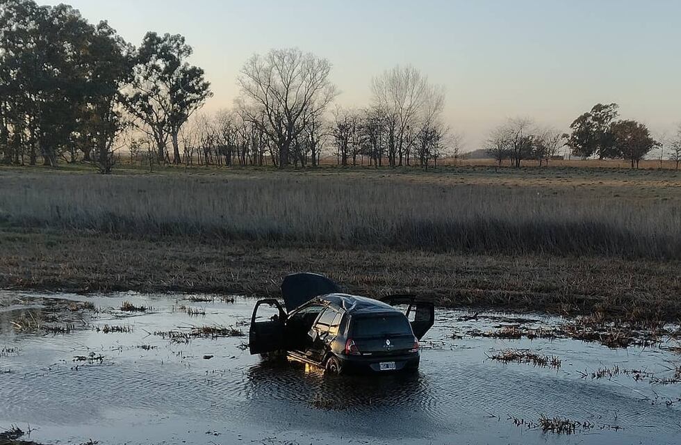 Otro accidente en Ruta 3: despistaron dos autos por la soja tirada en el asfalto
