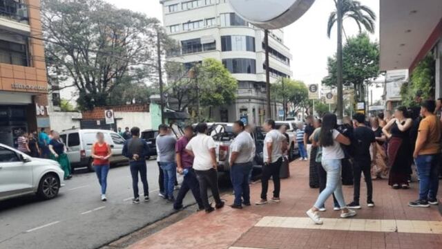 Posadas: deceso de joven de la comunidad gitana provocó disturbios fuera del sanatorio IOT.