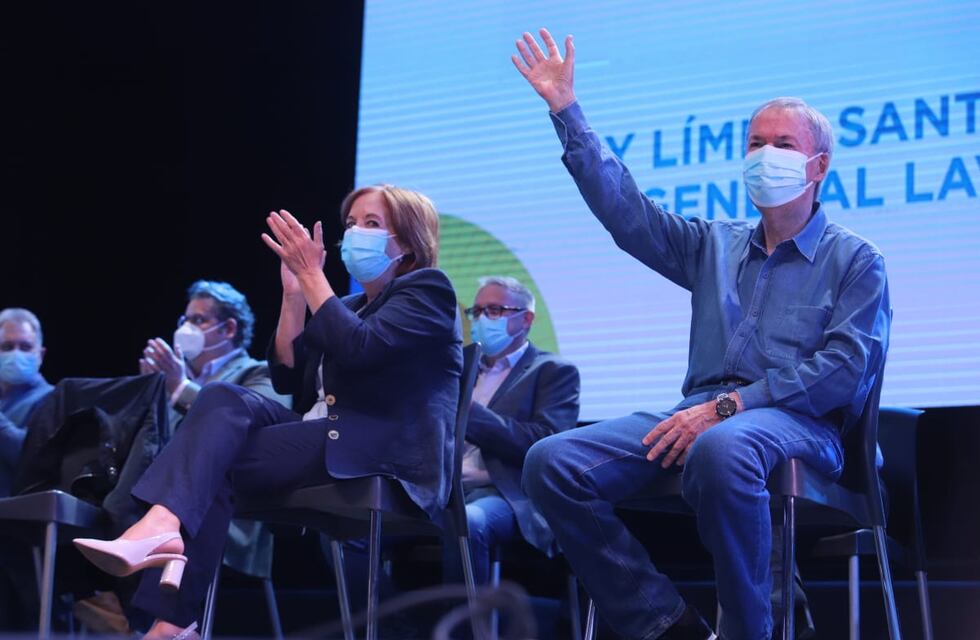 Juan Schiaretti relanzó la campaña: “Nuestra lista garantiza el no voto con mano de yeso”