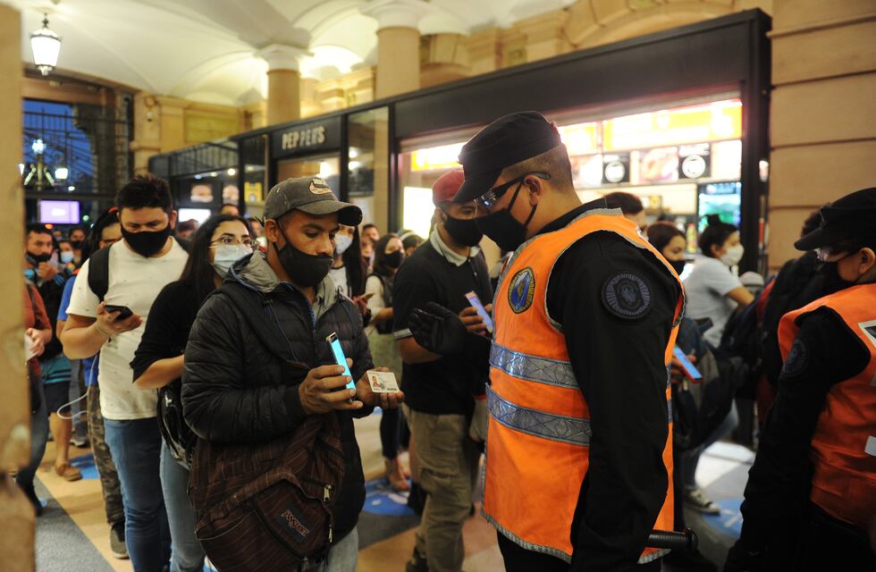 Coronavirus: el Gobierno pidió que se controle el código QR de cada certificado de circulación