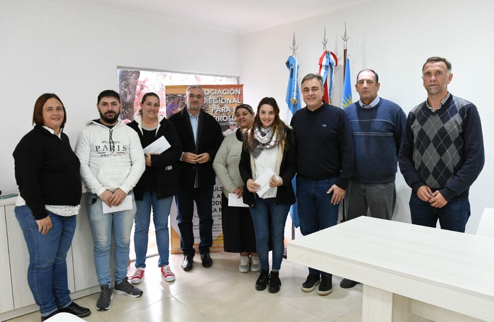 Emprendimientos locales y de la región recibieron ayuda crediticia para sus proyectos