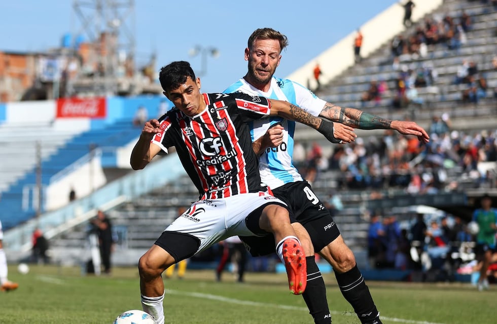 Jugó mal, perdió y complicó sus aspiraciones de ascenso: “Lobo”, ¿estás?