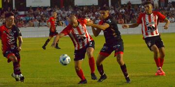 Sporting cayó ante Costa Brava de General Pico. (Foto: Facebook Costa Brava).