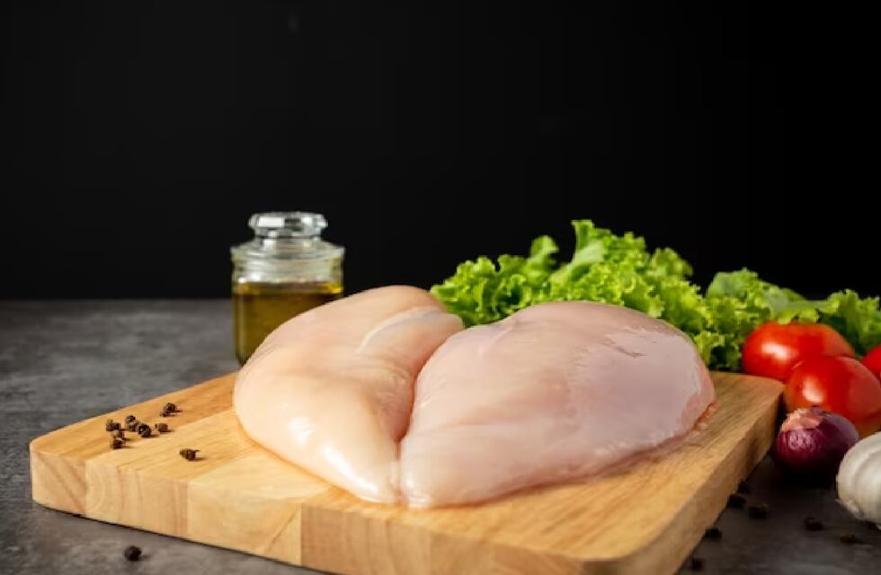 Dejá de comer el pollo seco: la mejor receta de pechuga rellena para innovar en la cocina