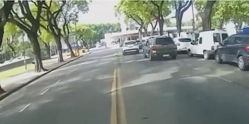 Así fue el momento en que un colectivo chocó y mató a una mujer que cruzaba Avenida Corrientes: “¡No, por favor!”