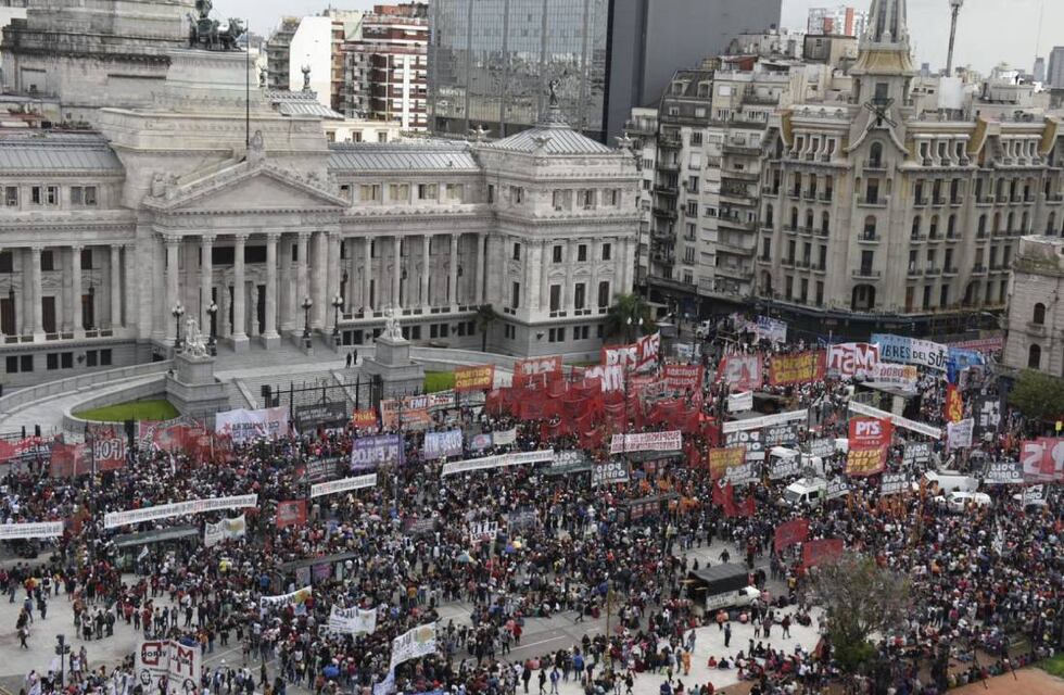 Nuevas marchas y cortes por el acuerdo con el FMI: qué calles estarán cortadas