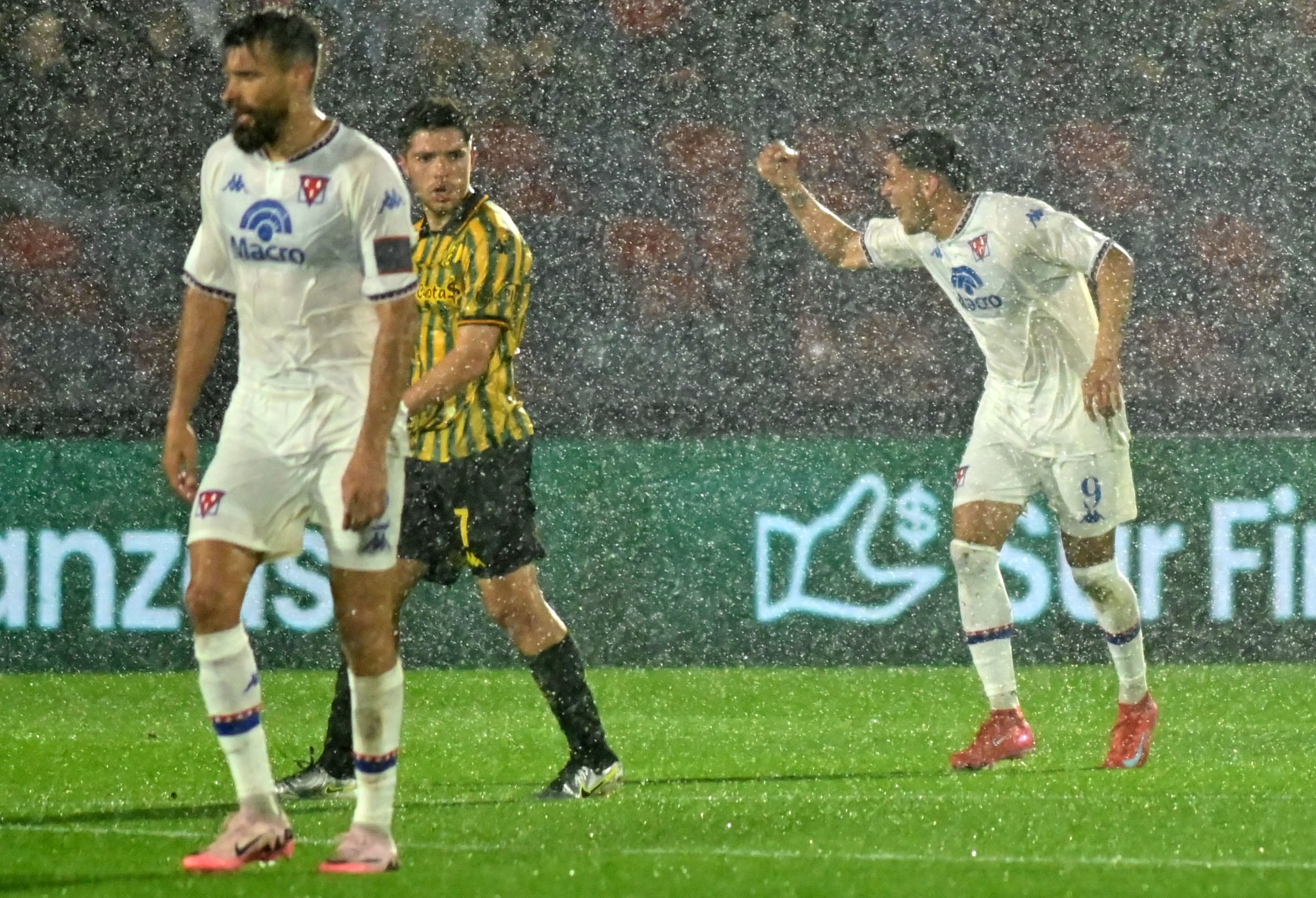 Tigre ante Aldosivi se suspendió por el temporal. (Fotobaires).