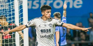 Mateo Sanabria, el extremo de Lanús a préstamo en Central Córdoba, que está cerca de Talleres (La Voz)