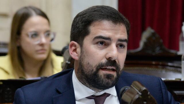 El diputado nacional Frigerio, expresó:    “Si el clientelismo político tuviera un ranking, Melella ganaría el primer premio, casi triplicando al gobierno de La Rioja”.