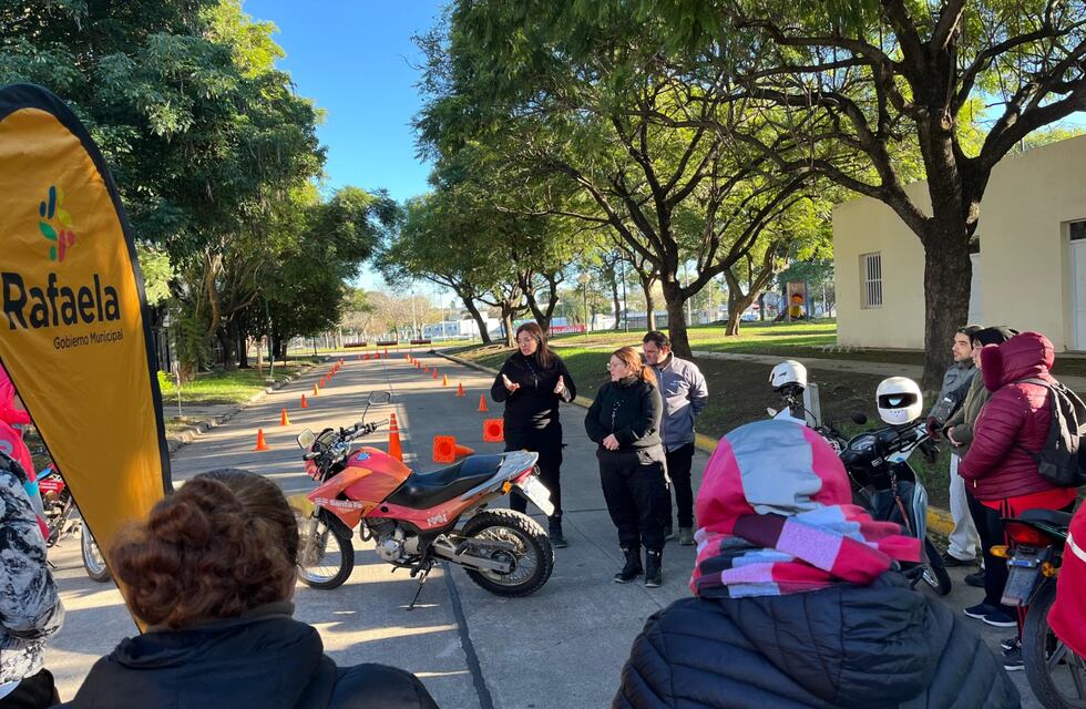 Motociclistas más seguros: se llevó a cabo una clínica especial para deliveries