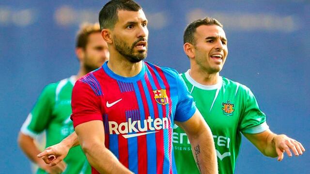 Sergio Agüero sumó minutos en un amistoso en Barcelona.