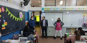 El director General de Escuelas, José Thomas, visitó el departamento de Lavalle y mantuvo una reunión con el intendente Roberto Righi.