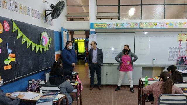 El director General de Escuelas, José Thomas, visitó el departamento de Lavalle y mantuvo una reunión con el intendente Roberto Righi.