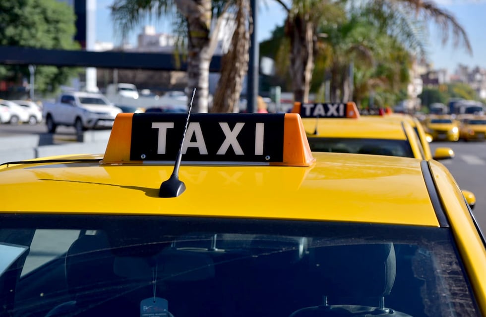 Ladrones quisieron degollar a un taxista para robarle en Córdoba