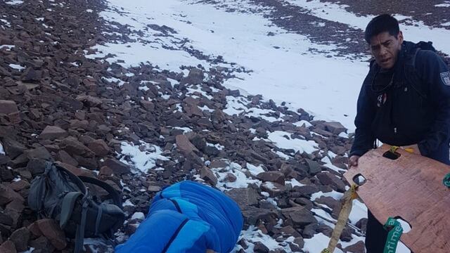 Recataron en helicóptero a una andinista que cayó en un cerro en Mendoza.