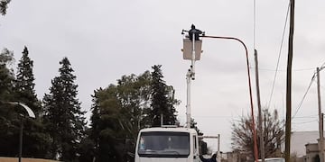Punta Alta: instalaron nuevas luminarias LED en el parque San Martín