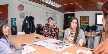 La secretaria de Cultura y Educación, Belén Molina, mantuvo una reunión con la directora del cortometraje, Carina Gavalda