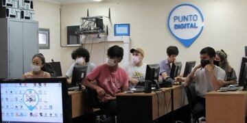 Capacitación en programación web para jóvenes en Posadas.
