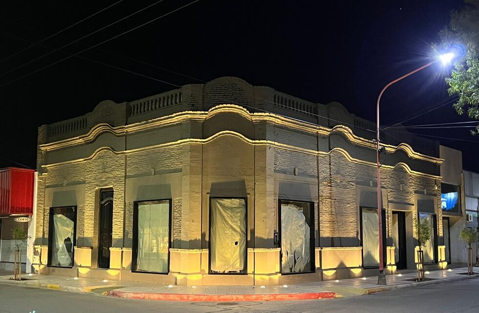 Un local de pilchas mantuvo en su frente la fachada histórica de los antiguos Aserraderos Bianchi
