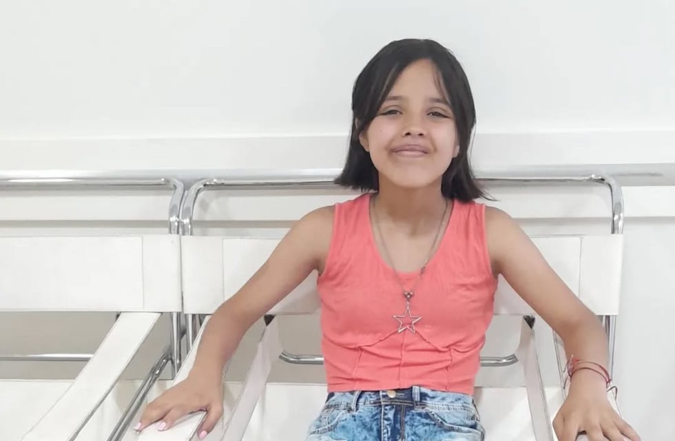 Todo por May: tiene 14 años, sufre una rara enfermedad y su familia busca $30 millones para una cirugía