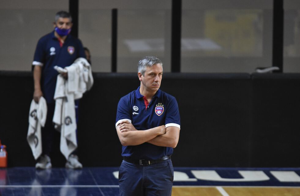 Sebastián González vuelve a dirigir a Atenas