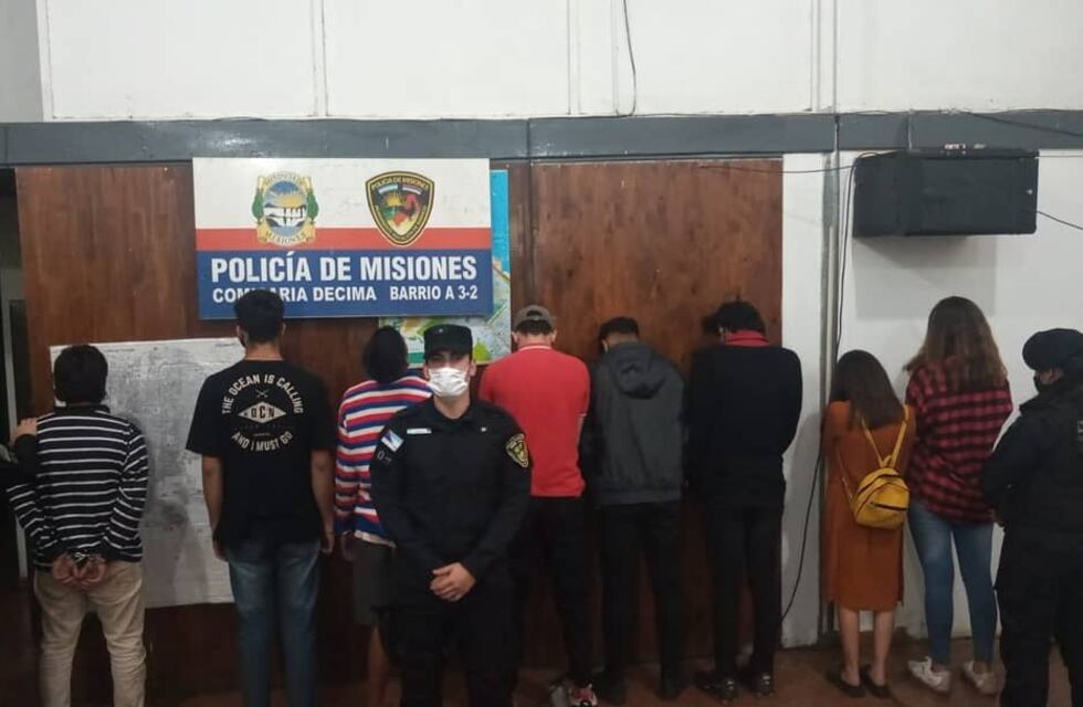 Nueve detenidos tras agredir y amenazar a la policía en una fiesta clandestina