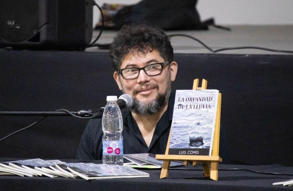 Luis Comis presentó un nuevo libro en articulación con la Municipalidad