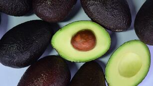 ¿Lo sabías? Cómo guardar la mitad de una palta para que no se ponga negra.