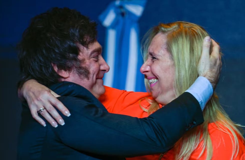 El presunto rol de Karina en la vida privada de Javier Milei: “Filtra a...”