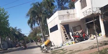 Hace años que la propiedad ocupó el espacio público sin ningún tipo de consecuencia.