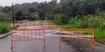 Por el desborde de arroyos evacuaron al menos 50 personas en Montecarlo.