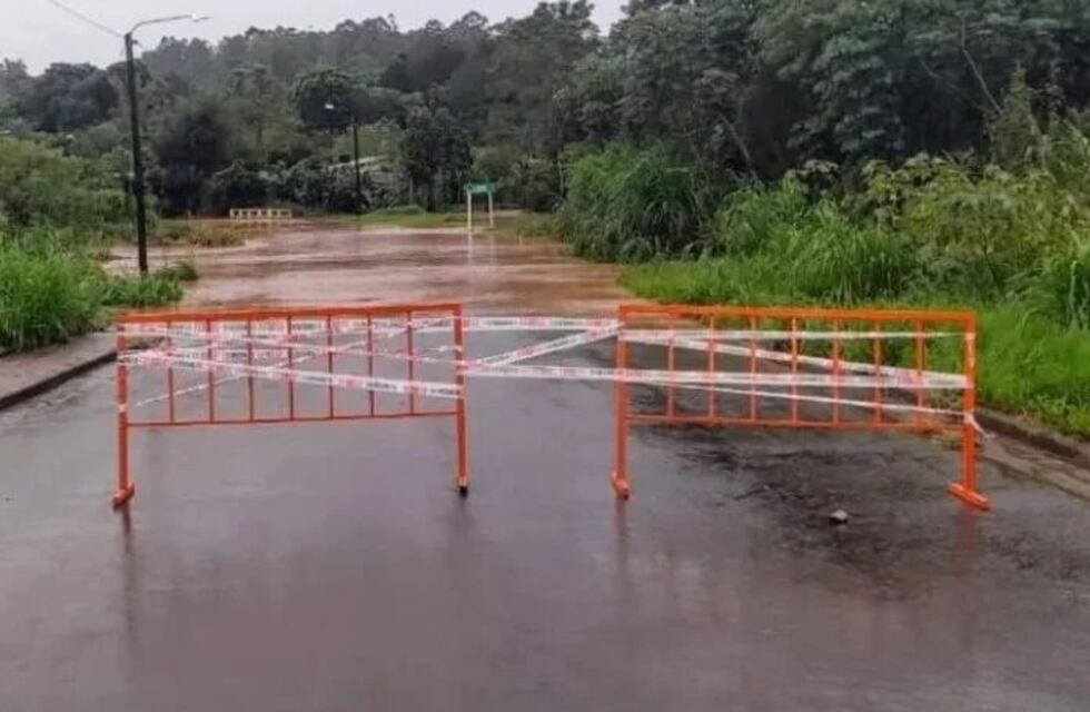 Por el desborde de arroyos evacuaron al menos 50 personas en Montecarlo