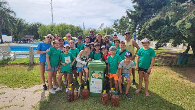 Más de 4800 estudiantes se capacitaron sobre el reciclaje de aceite usado en Argentina.